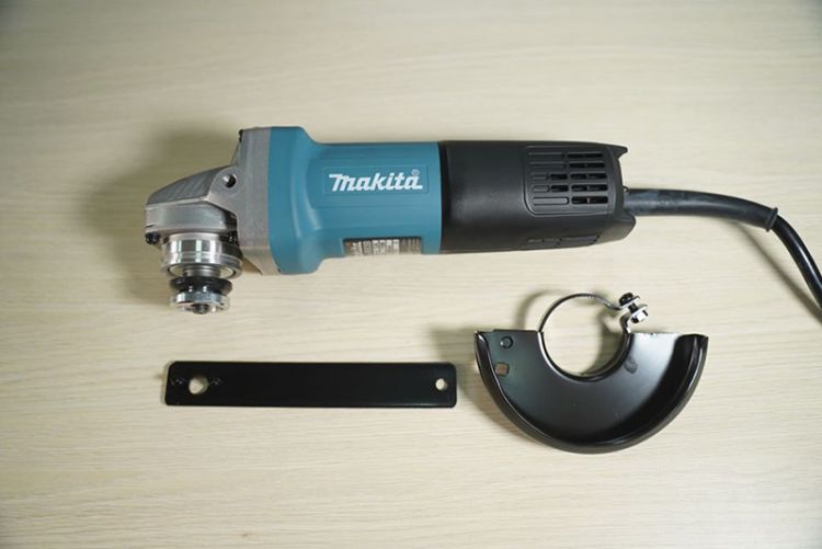 Máy mài góc Makita 9553B (Công tắc đuôi)